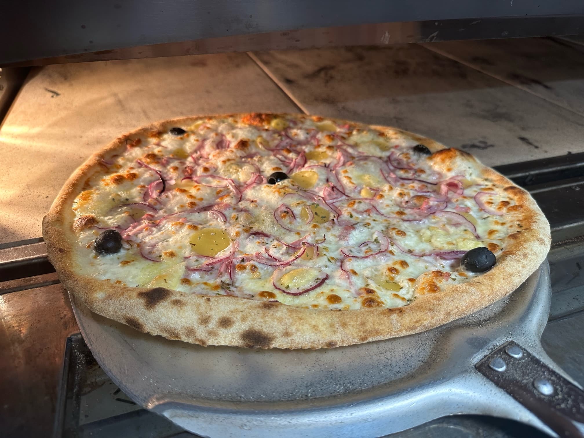 Ambiance Pizza Home 9